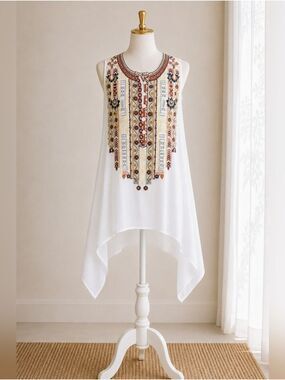 BIYA BY JOHNNY WAS EMBROIDERED HANDKERCHIEF HEM SLEEVELESS TUNIC TOP XS/S